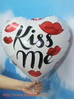 ลูกโป่งฟลอย์รูปหัวใจพิมพ์ KISS ME ไซส์ 18 นิ้ว - Kiss Me Heart Shape Foil Balloon / Item No. TL-E044