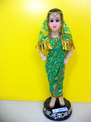 กุมารี ผมยาว สูง12 นิ้ว ถือถุงกวัก