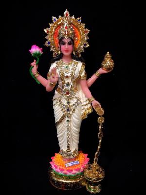 พระแม่ลักษมียืน 4 กร 7 "