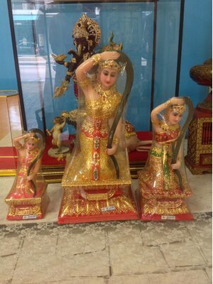 พระแม่ธรณี บีบมวยผม 9"