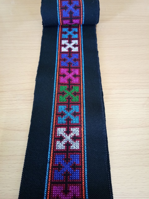 ผ้าปักมือ ผืนยาวลายอาข่า สีสันสดใส