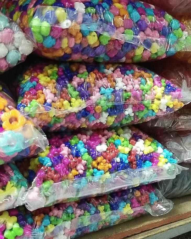 ลูกปัดแฟนซี รูปหมี คละสี 1 กิโล 200 บาท