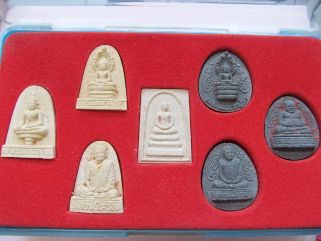 หลวงปู่เครื่อง วัดสระกำแพงใหญ่ จ.ศรีสะเกษ