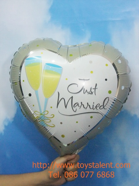 ลูกโป่งฟลอย์รูปหัวใจ พิมพ์ลาย Just Married ไซส์ 18 นิ้ว - Just Married Heart Shape Foil Balloon / Item No. TL-E057
