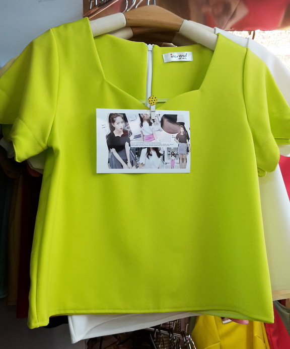 เสื้อแฟชั่นผ้าฮานาโกะ เสื้อทำงาน สีดำ คอและแขนเป็นหยักๆ สวยหวาน สินค้าคุณภาพ ราคาไม่แพง