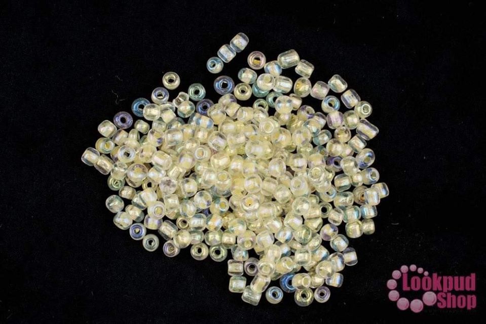 ลูกปัดจีน กลม สีเหลืองอ่อนสอดไส้ เหลือบรุ้ง 4มิล #L (1ถุง/450กรัม)