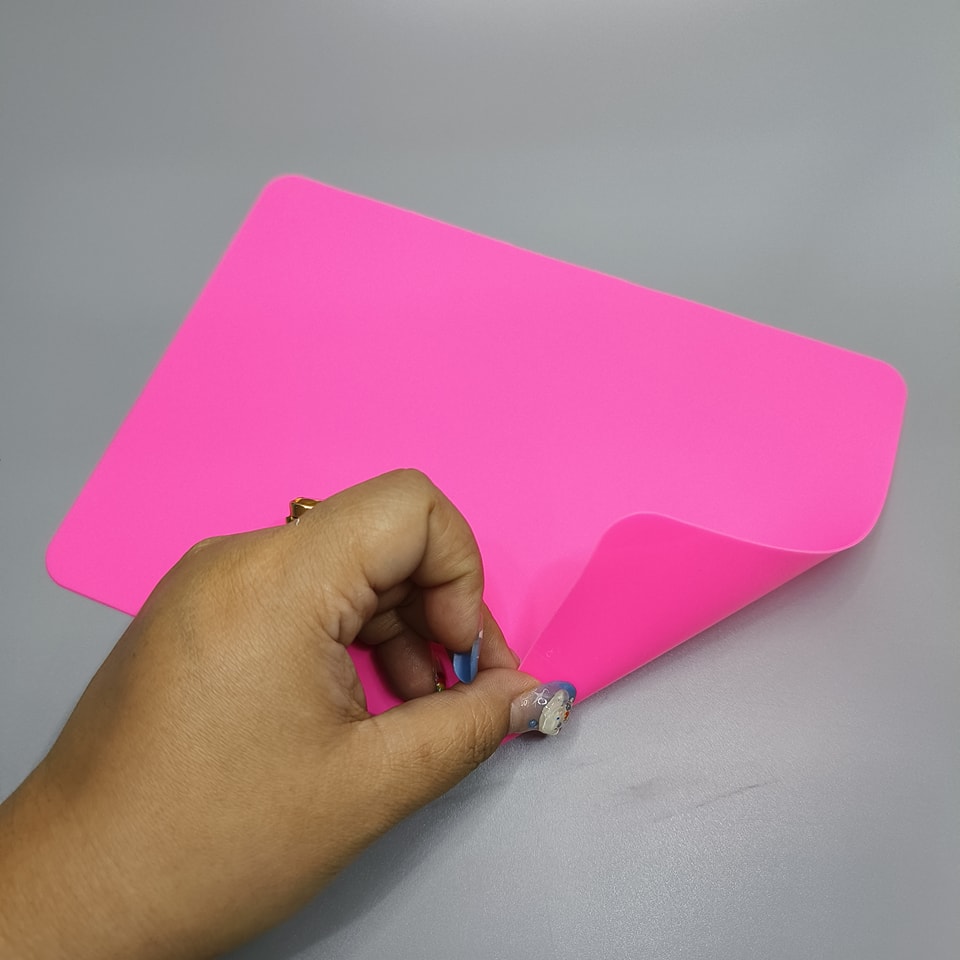 แผ่นร้อยลูกปัดซิลิโคน 75฿ (ยึดลูกปัดได้หนึบมาก เหมาะกับงานปักลูกปัด) ขนาด 21x14.7 ซม.