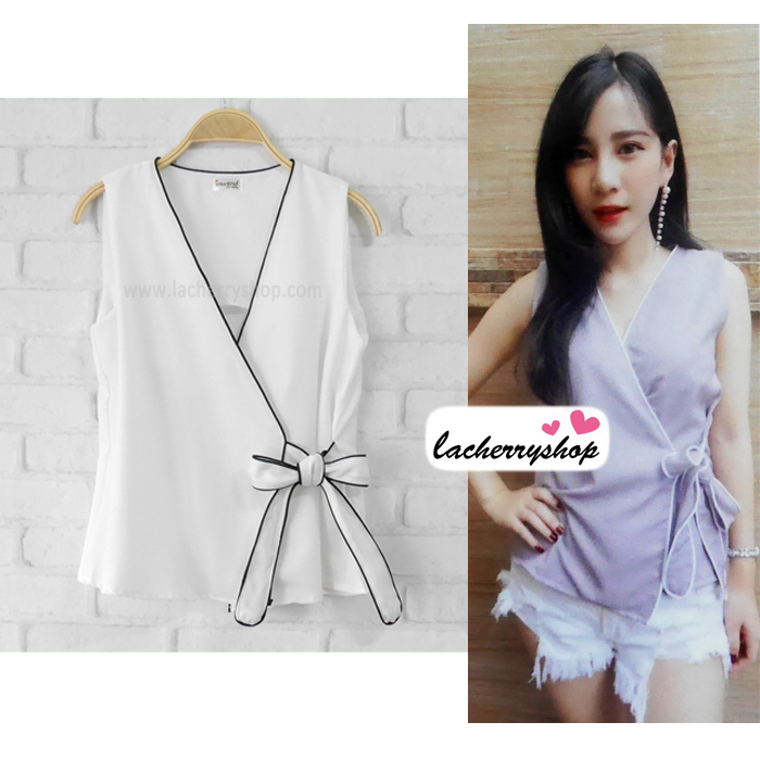 เสื้อผ้าแฟชั่นสวยๆ เสื้อทำงาน สีขาว แขนกุด แบบผ้าป้ายสุดฮิต กุ้นขอบสีสวยๆตัดกัน ผูกโบว์เอว สวยเรียบหรู