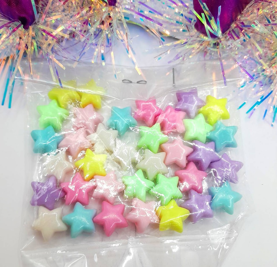 ลูกปัดแฟนซี ดาว คละสี แบบที่ 2 แพค 20฿