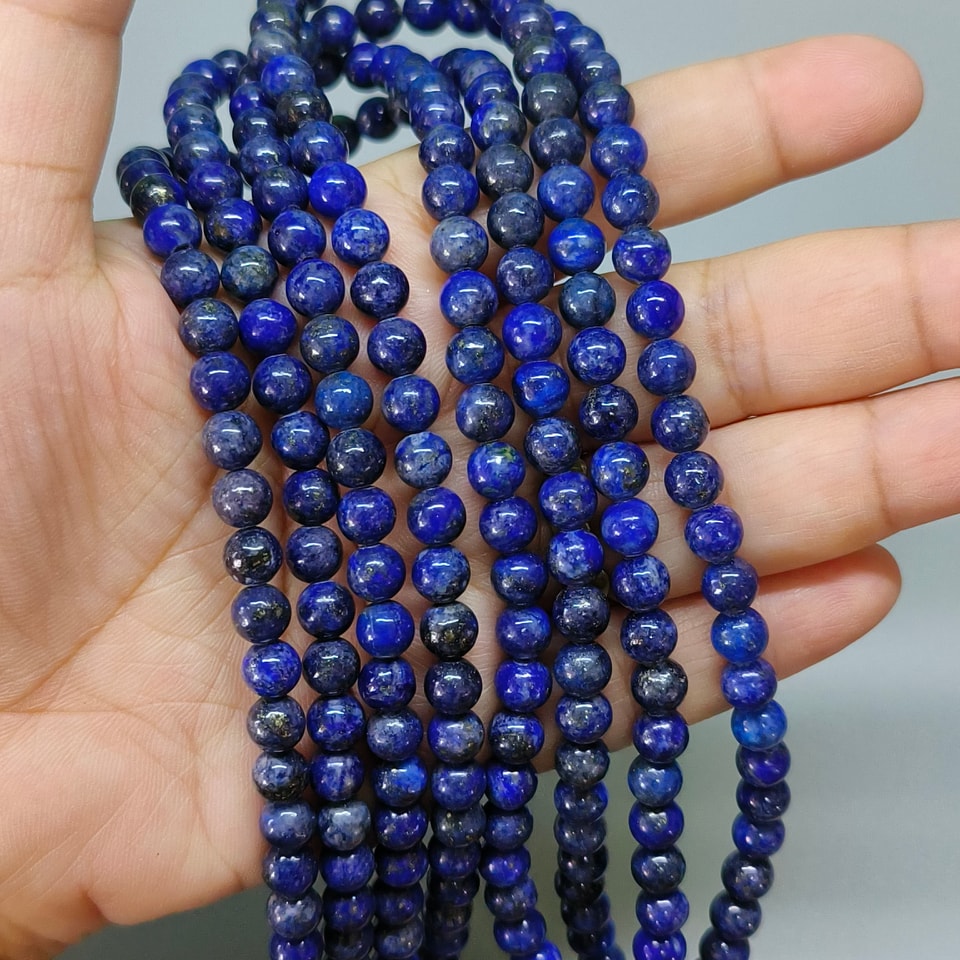 หินลาพิส ลาซูลี (Lapis lazuli) หินแห่งภูมิปัญญาและความจริง 6 มิล (63เม็ด/เส้น) 180฿