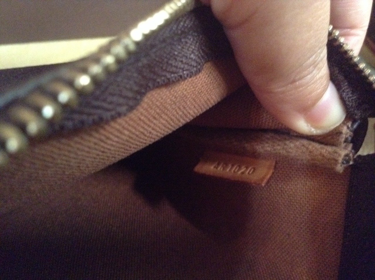 Used Lv Pochette monogram