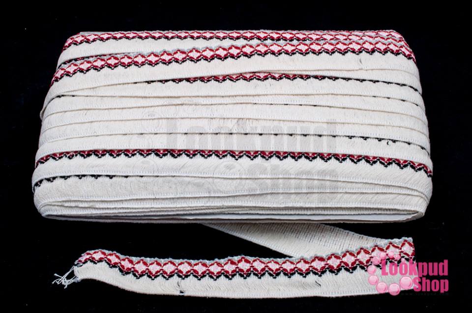 ผ้าแถบลายชนเผ่า สีครีม กว้าง 3.5ซม (1พับ/50หลา)