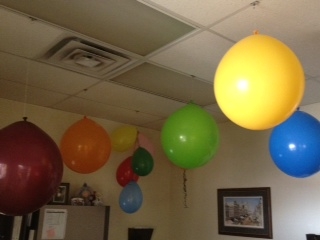 ลูกโป่งกลม สีแดง ไซส์ 18 นิ้ว จำนวน 1 ใบ (Round Balloon - Standard Red Color 18")