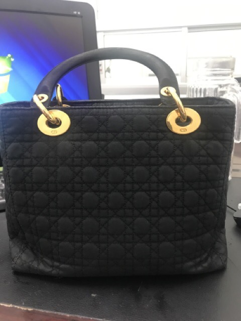 หมอนดันทรง lady dior