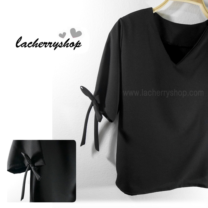 เสื้อแฟชั่น เสื้อทำงาน แบบสวยเรียบหรู คอวี สีดำ แต่งโบว์ที่แขน ใส่ได้ทุกโอกาส ราคาไม่แพง