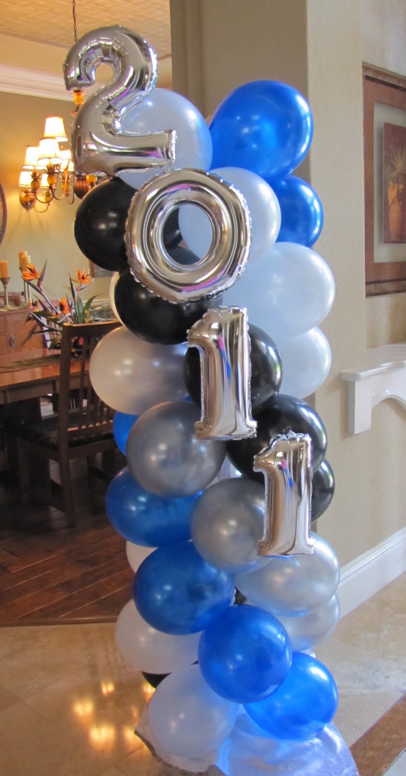ลูกโป่งฟอยล์รูปตัวเลข 2 สีเงิน ไซส์เล็ก 14 นิ้ว - Number 2 Shape Foil Balloon Size 14" Silver Color
