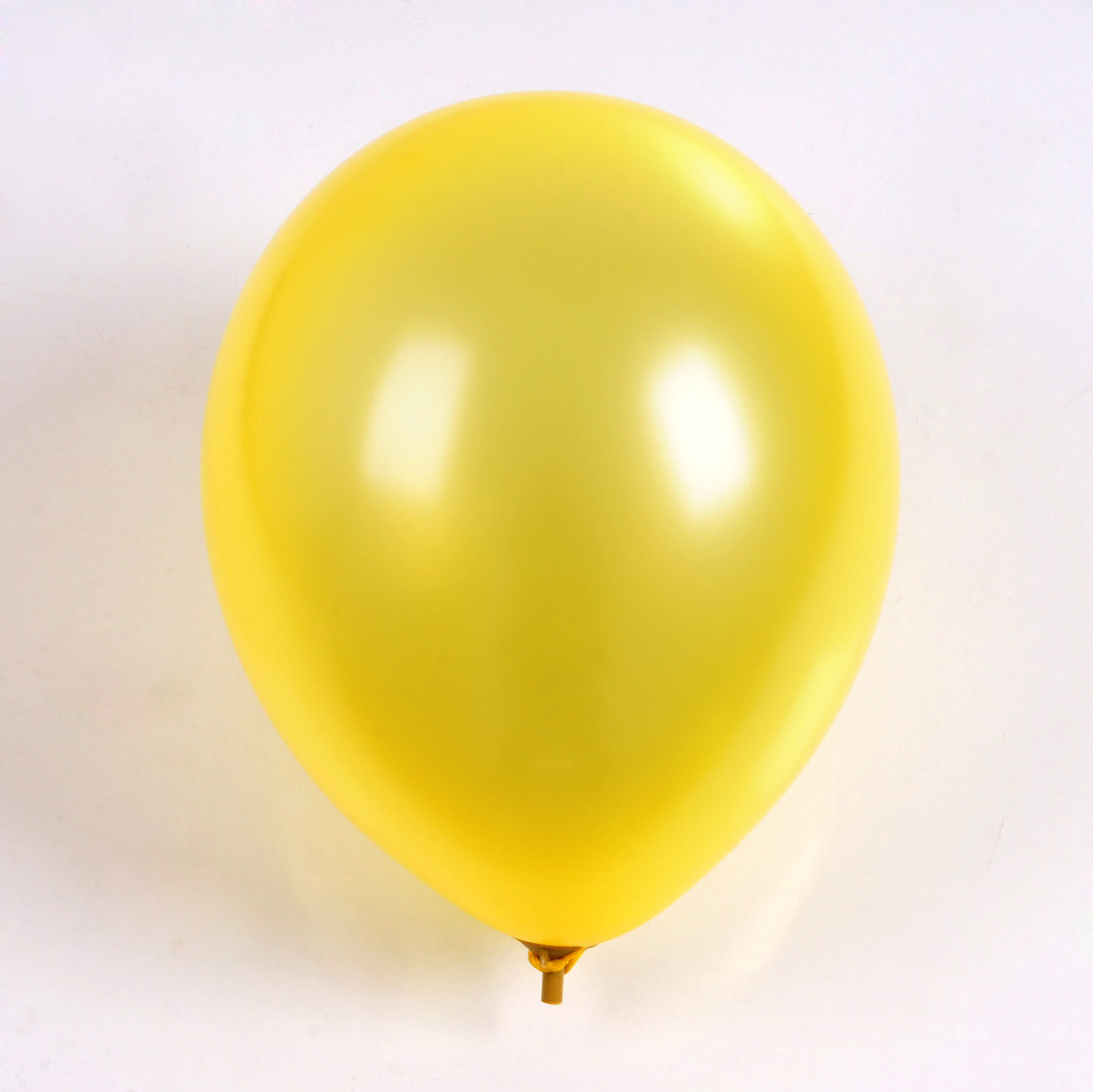 ลูกโป่งกลมเนื้อเมททัลลิก สีเหลือง ไซส์ 12 นิ้ว แพ็คละ 10 ใบ (Round Balloon - Yellow Metallic)