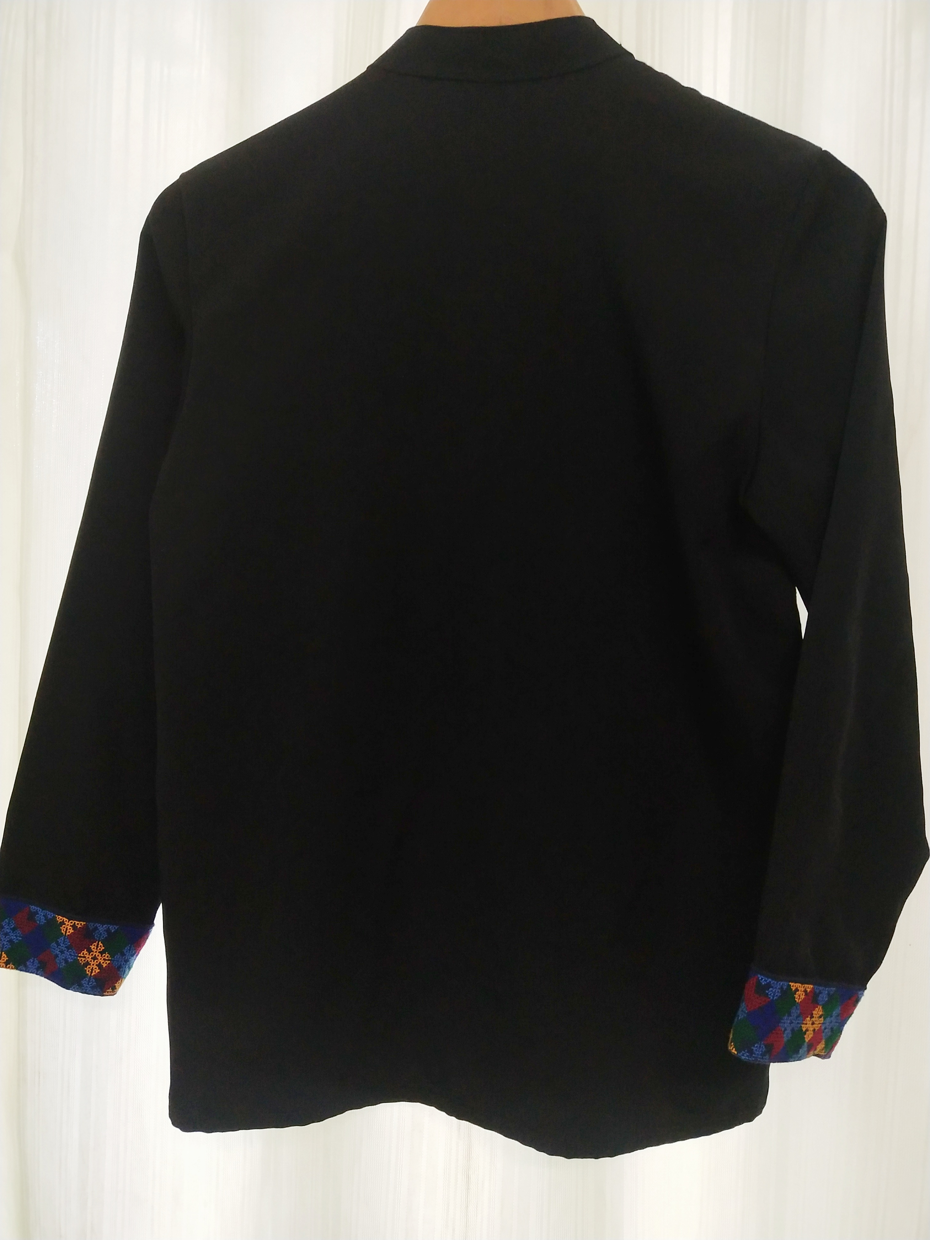 P425 เสื้อคลุมลายปักมือโทนสีน้ำเงินสดใสกระดุมหน้า ใส่ได้ทั้งหญิง,ชาย