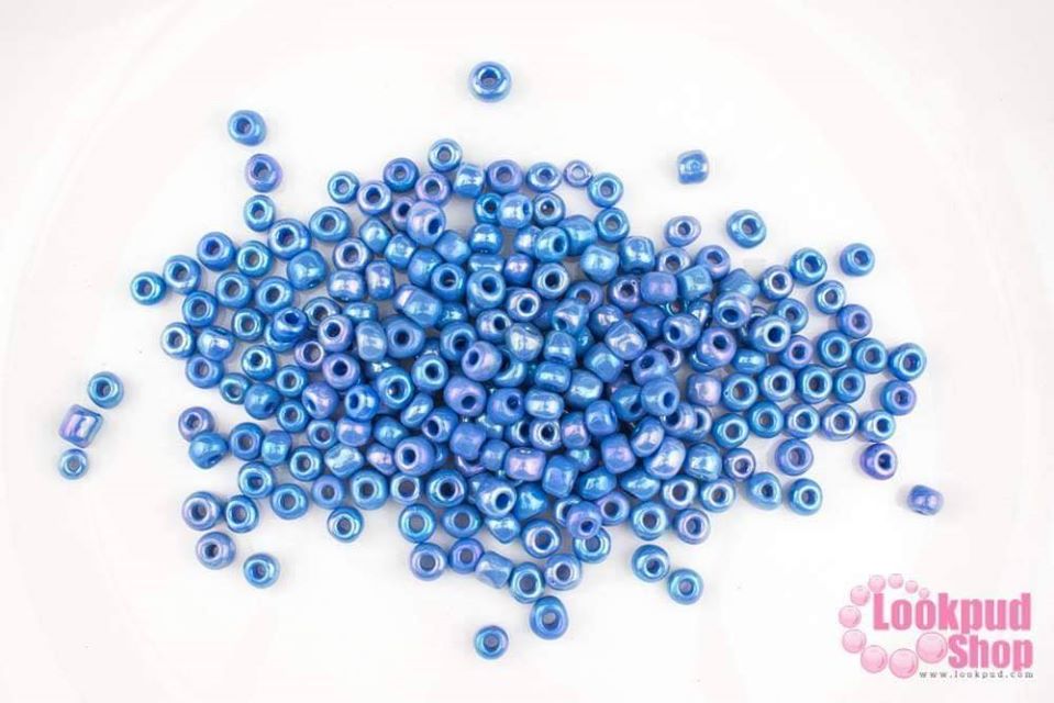 ลูกปัดจีน กลม สีน้ำเงินอ่อนขุ่น เหลือบรุ้ง 4มิล #L (1ถุง/450กรัม)