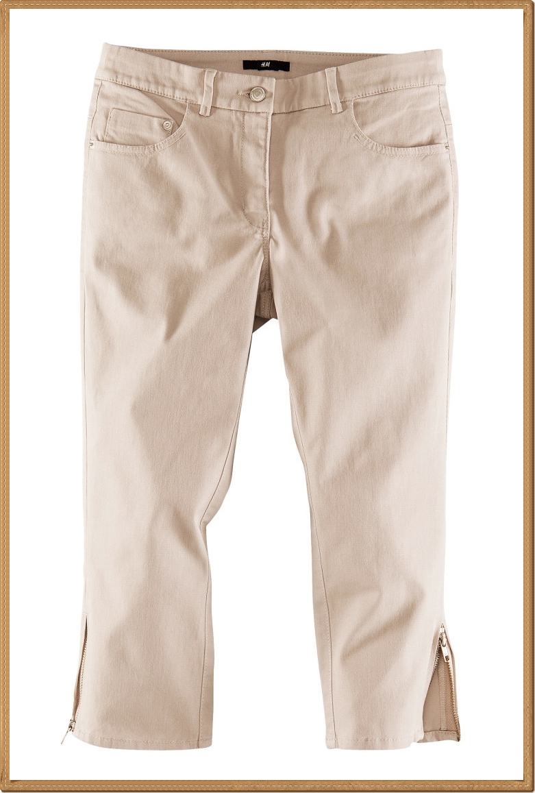 * H&M - กางเกงยีนส์ผ้ายืดสีกากี ขาสามส่วน มีซิปที่ปลายขา