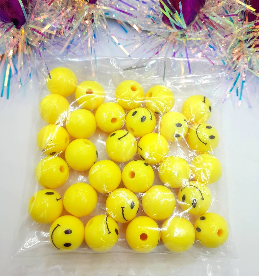 ลูกปัดแฟนซี ทรงกลมหน้ายิ้มสีเหลือง แพค 20฿