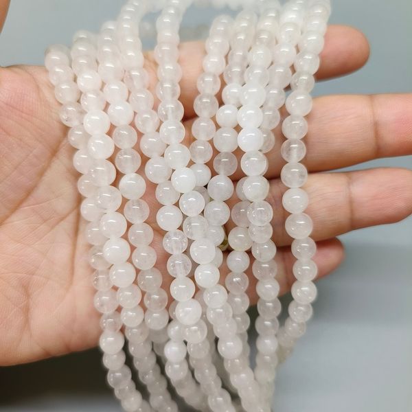หินมูนสโตน(Moonstone) "หินของนักเดินทาง" 6 มิล (63เม็ด/เส้น) 180฿