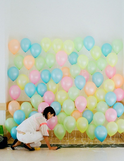 ลูกโป่งกลม คละสีนีออน สะท้อนแสง ไซส์ 10 นิ้ว แพ็คละ 10 ใบ (Latex Balloons 10"- Mixed Neon Color )