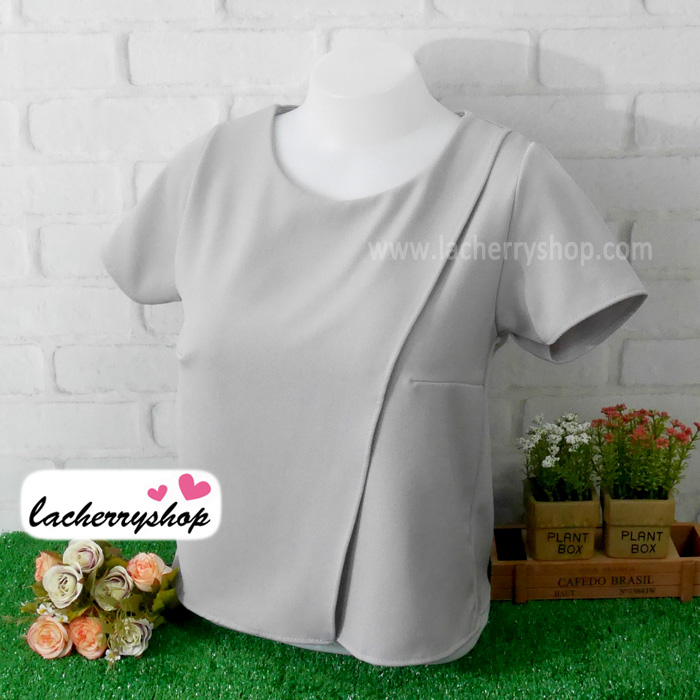 เสื้อแฟชั่นสวยๆ ผ้าฮานาโกะ สีเทา ตัดแต่งผ้าไขว้ เปิดด้านหลังเก๋ๆ แบบยอดนิยม สวยเรียบหรู