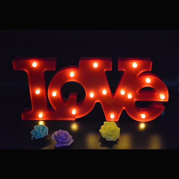 กล่องไฟ LED ตัวอักษรภาษาอังกฤษคำว่า LOVE กล่องสีแดง / ราคาต่อ 1 ชุด