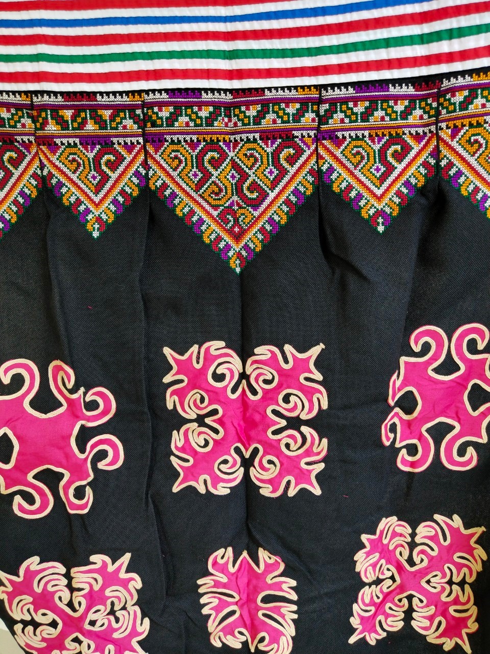 ผ้าคลุมไหล่เจ้าสาว โทนสีแดงน้ำตาล ผืนใหม่