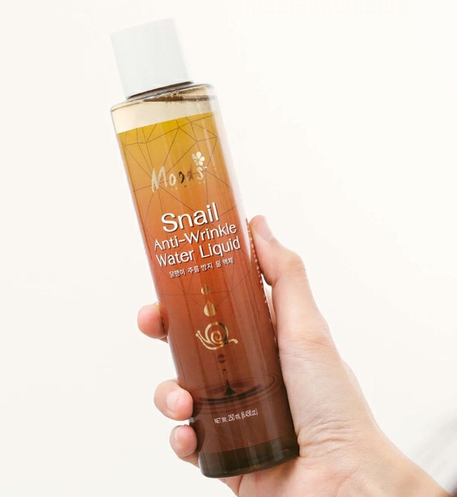 น้ำตบวิตซี / น้ำตบสเนล มูดส์ วิตามิน ซี ไวท์เทนนิ่ง วอเตอร์ ลิขวิด 250ml.