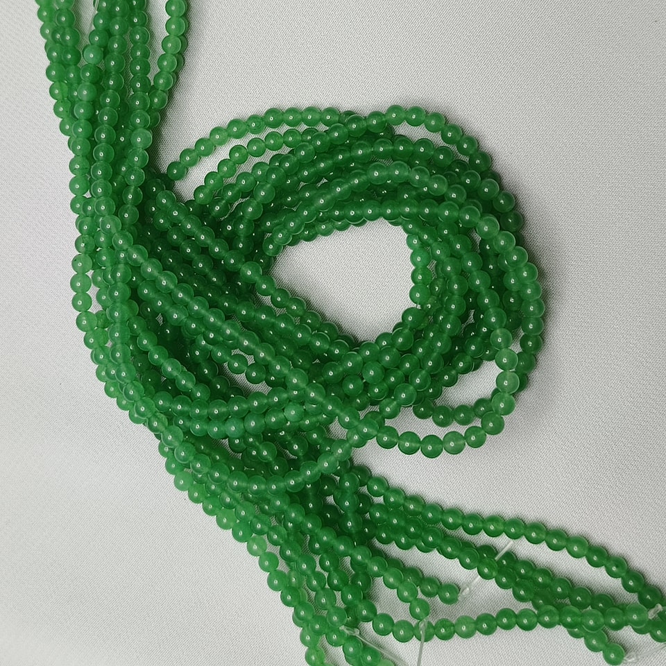 หินหยกเขียว - หินอายุยืน มั่งคั่ง ร่ำรวย สุขภาพดี ยาว 37 ซม. 4 มิล (98 เม็ด)