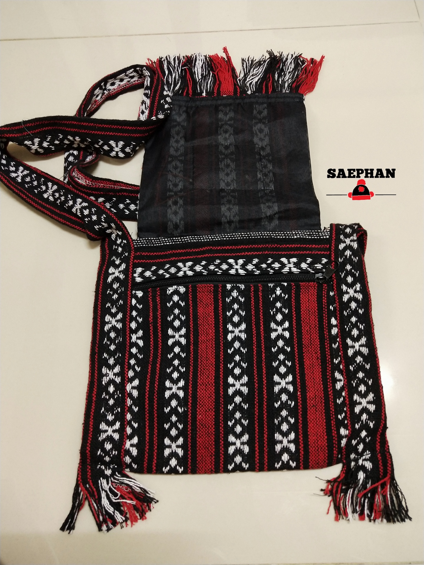 ย่ามสะพาย สีแดงใบเล็กน่ารัก