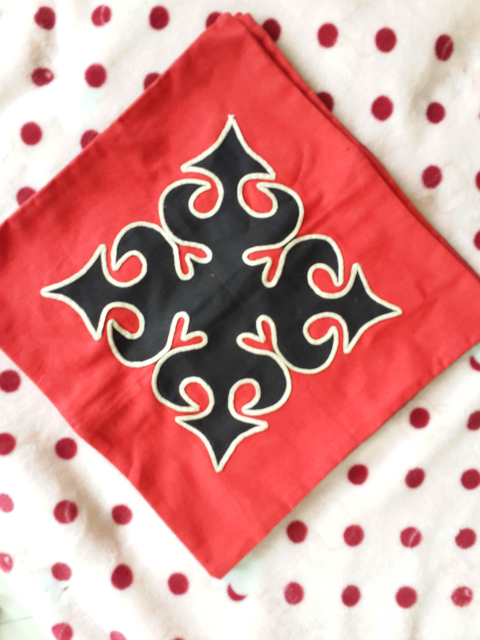 ปลอกหมอน สีแดง