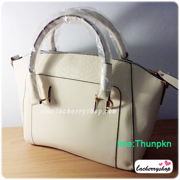 กระเป๋าแฟชั่น ดีไซน์สวยเรียบหรู สีขาว คลาสสิค แบบยอดนิยม เหมาะกับทุกโอกาส สามารถถือและสะพายได้ทั้งสองแบบ ((โปรโมชั่นส่งฟรี))