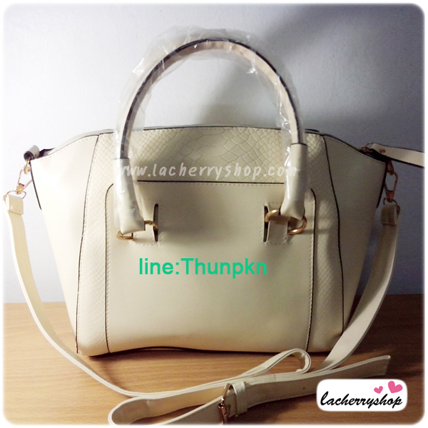 กระเป๋าแฟชั่น ดีไซน์สวยเรียบหรู สีขาว คลาสสิค แบบยอดนิยม เหมาะกับทุกโอกาส สามารถถือและสะพายได้ทั้งสองแบบ ((โปรโมชั่นส่งฟรี))