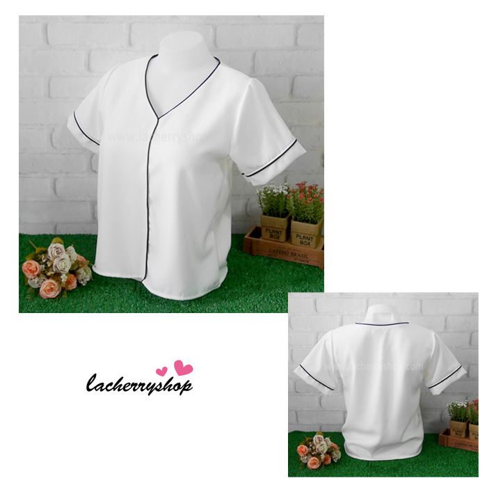 เสื้อผ้าแฟชั่นสวยๆ เสื้อทำงาน สีขาว ผ้าฮานาโกะ คอวี กุ้นขอบสีดำตัดกัน แบบสวย ดีไซน์เก๋ๆ สินค้าคุณภาพดี