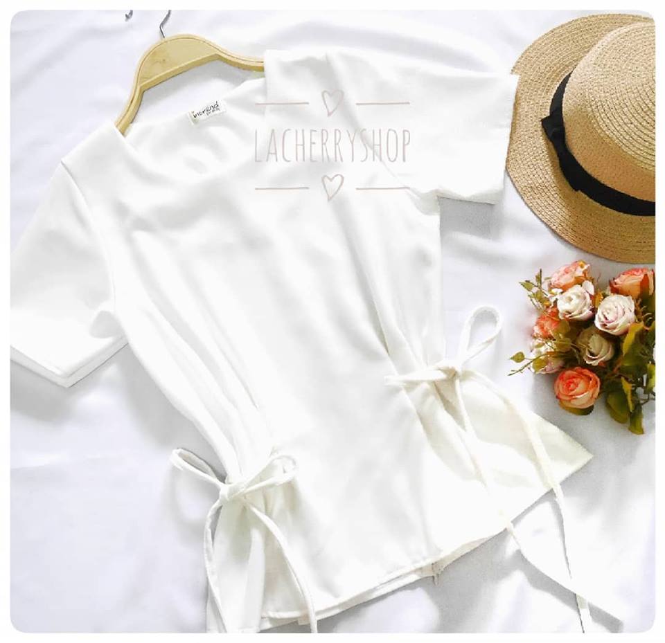 เสื้อแฟชั่นผ้าฮานาโกะ สีขาว แบบผูกโบว์เอวสองข้าง แบบสวยน่ารักมากค่ะ เสื้อสีพื้น ใส่ง่าย ใส่สบาย เนื้อผ้าฮานาโกะคุณภาพดี