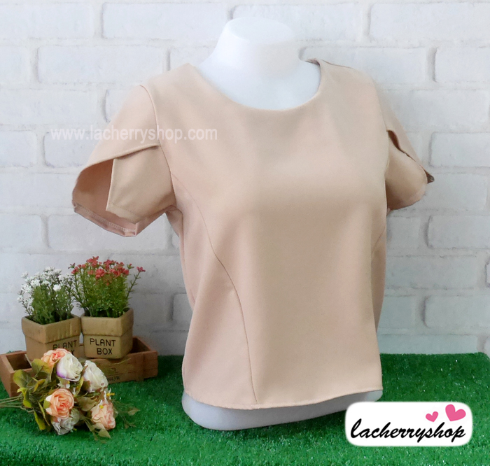 เสื้อผ้าแฟชั่น เสื้อทำงาน ผ้าฮานาโกะตัดแต่งแขนเก๋ๆ สีนู้ด แบบสวยเรียบหรู สินค้าคุณภาพดี ราคาไม่แพง