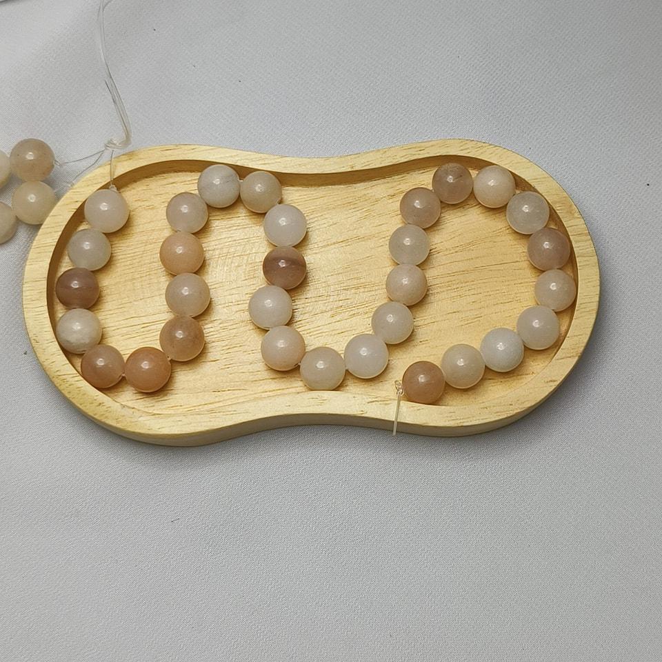 หินมูนสโตนสามสี - หินพลังจันทรา ชัยชนะ ความรัก อ่อนโยน ยาว 37 ซม. 12 มิล (34 เม็ด)