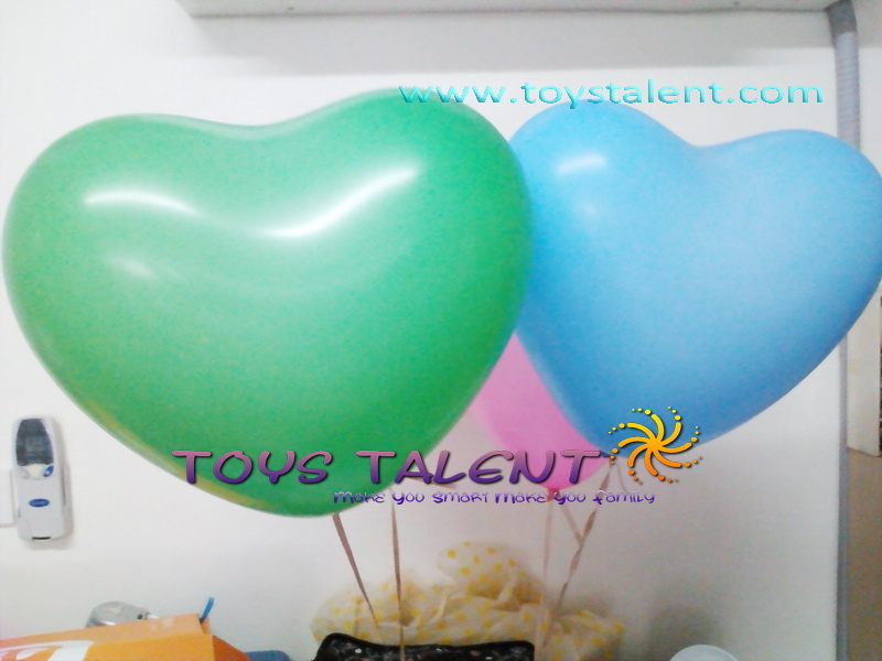 ลูกโป่งหัวใจ เนื้อสแตนดาร์ทสีเขียวเข้ม ไซส์ 12 นิ้ว แพ็คละ 10 ใบ (Heart Latex Balloon - Dark Green Color 12")