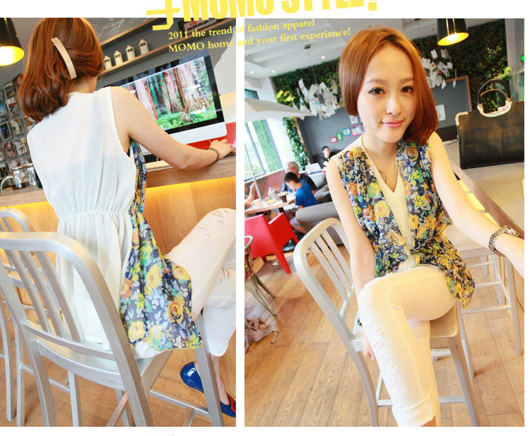 SALE//SALE (ส่งฟรี) เสื้อแฟชั่นสีขาว แขนกุด ด้านหน้าแต่งด้วยผ้าลายดอกไม้ สีชมพู เอวติดยางยืด แบบสวยหวาน น่ารักมากๆจ้า