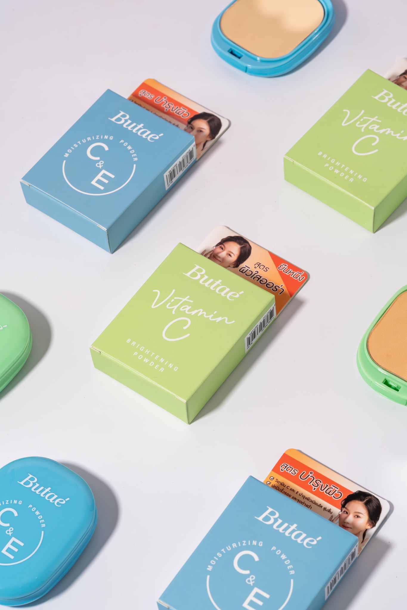 แป้งบูเต้ (ตลับเขียว แบบใหม่) Butae VITAMIN C Double Moisture Powder