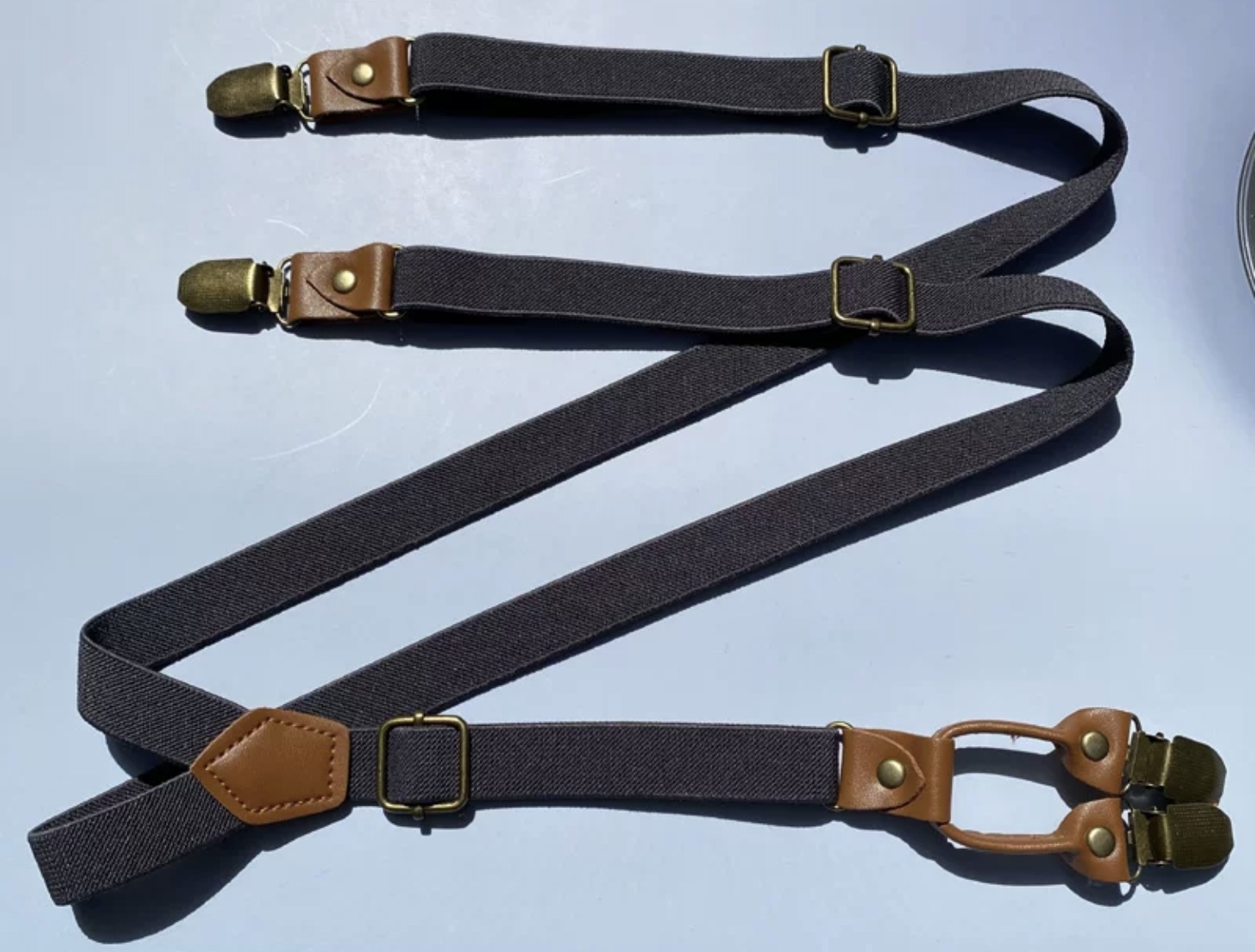 สายรัดกางเกงเอี๊ยมยืด หนังพียู วินเทจ คลิบแน่นหัวทองเหลือง กว้าง 2cm แบบ Y คลิบคู่ ยืดหยุ่น สีดำ สีน้ำตาล