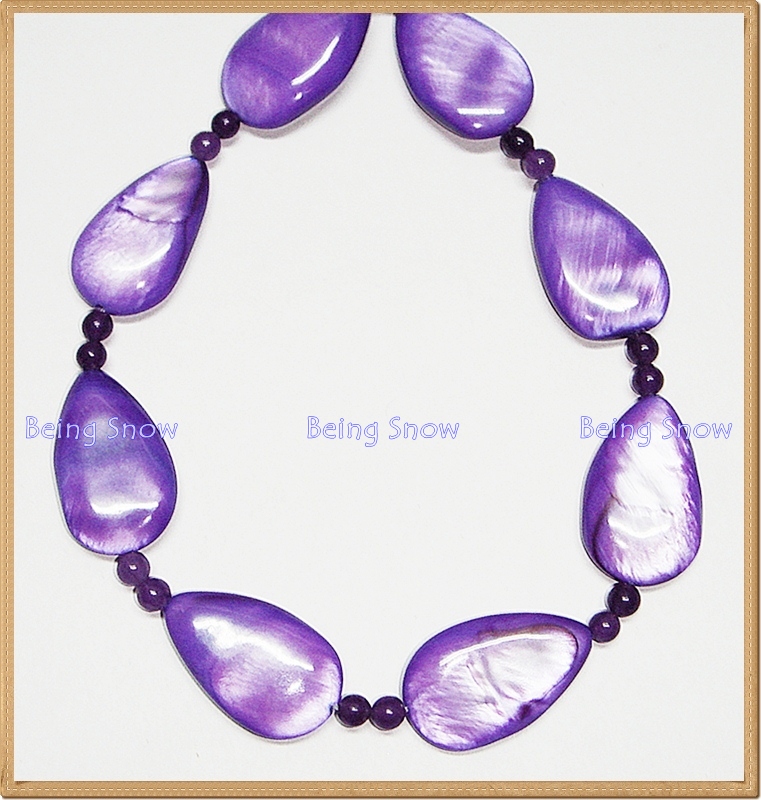 สร้อยคอหินสี - เปลือกหอยทรงหยดน้ำสีม่วงสดเม็ดใหญ่ สลับด้วยลูกปัดอเมทิสต์เม็ดเล็ก