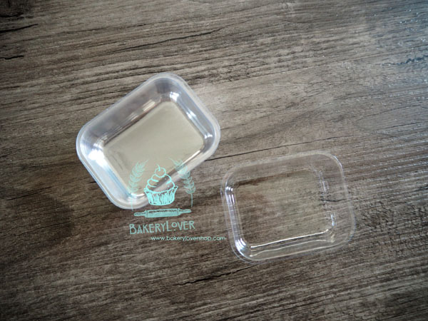 ถาดพลาสติกรองขนมขนาด 6.2*4.8*2.3 cm.