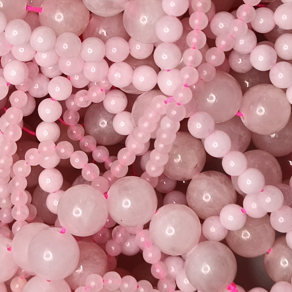 หินโรสควอตซ์ กลม 4มิล (จีน)/1เส้น