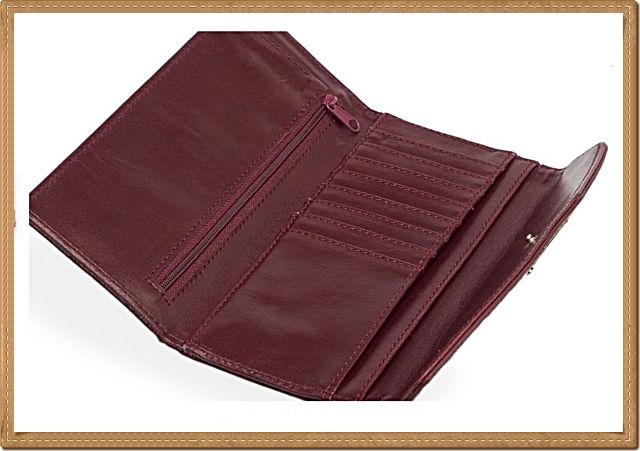 Mango - กระเป๋าใส่เงินใบยาว ลายหนังจรเข้ สีแดงเข้ม