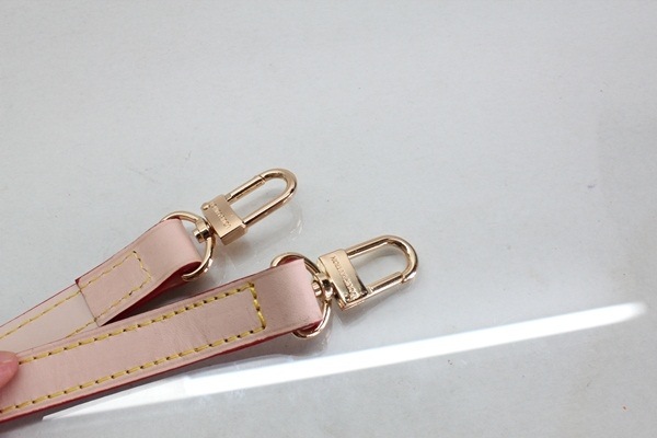 สายสะพาย Lv speedy สีครีม คาวไฮค์