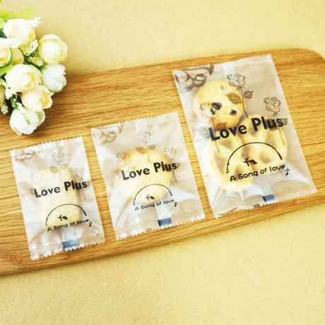 ถุงซีลบรรจุขนมลาย LOVE PLUS 100 ใบ ขนาด 7*9 cm